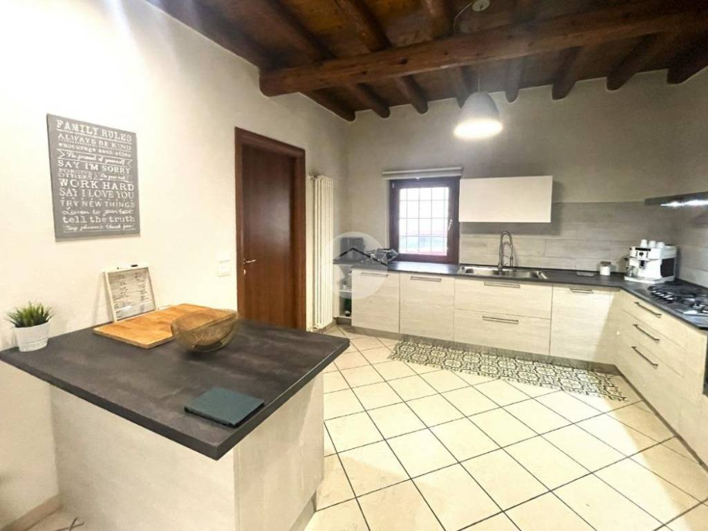 casa indipendente in vendita a Buttapietra in zona Marchesino