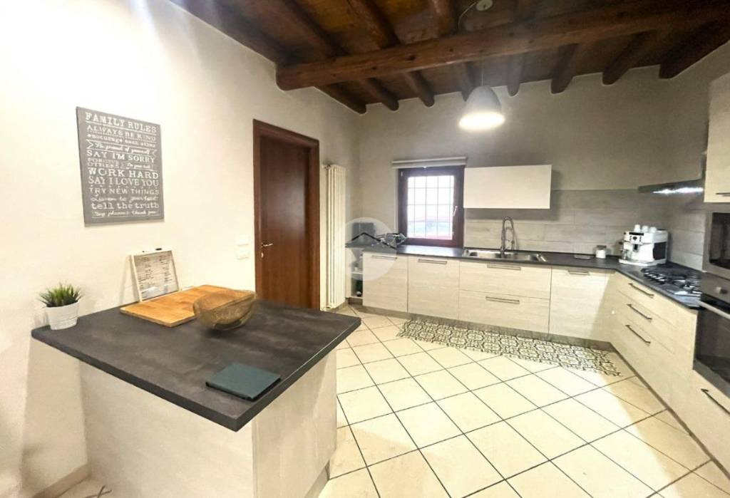 casa indipendente in vendita a Buttapietra in zona Marchesino