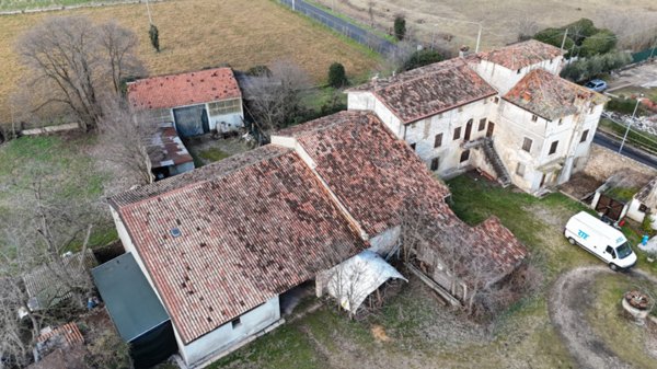 casa indipendente in vendita a Buttapietra in zona Marchesino