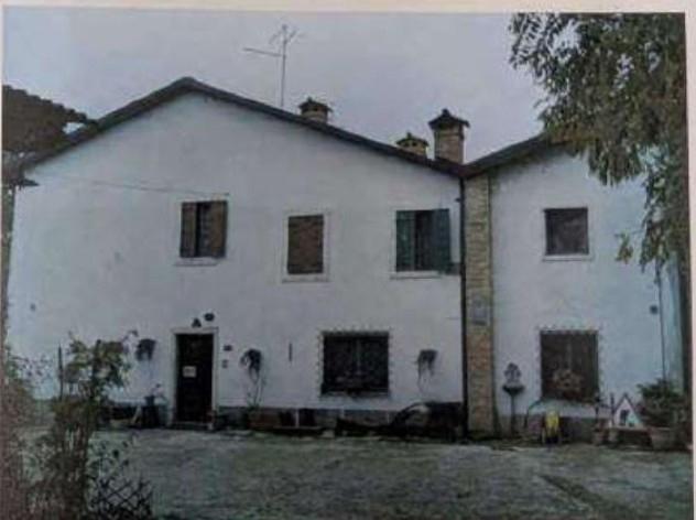 negozio in vendita a Buttapietra