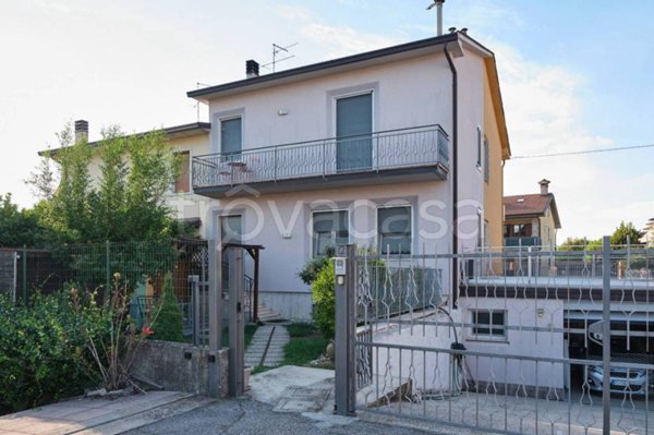 casa indipendente in vendita a Buttapietra in zona Marchesino