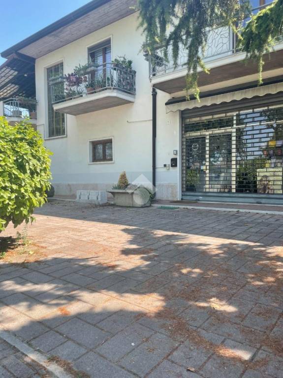 casa indipendente in vendita a Buttapietra in zona Marchesino