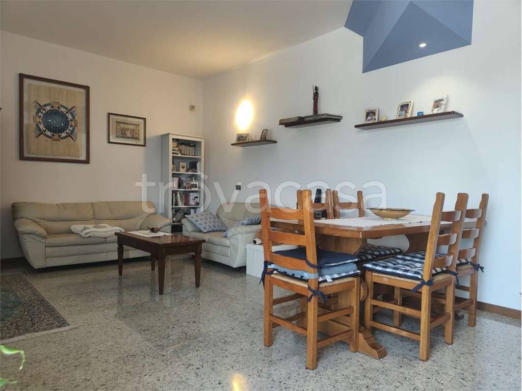 casa indipendente in vendita a Buttapietra in zona Marchesino