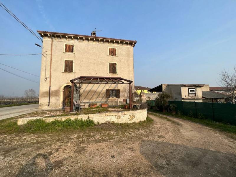 casa indipendente in vendita a Caldiero