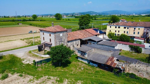 casa indipendente in vendita a Caldiero