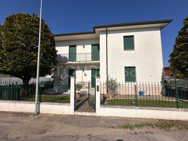 casa indipendente in vendita a Caldiero