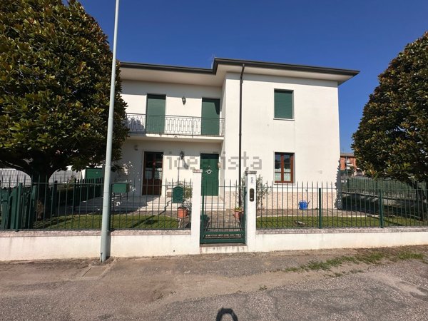 casa indipendente in vendita a Caldiero
