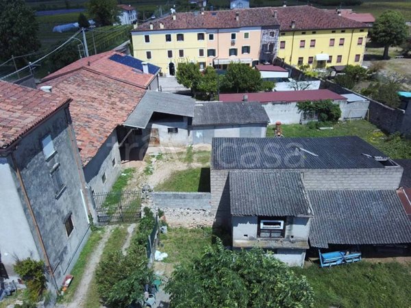 terreno edificabile in vendita a Caldiero