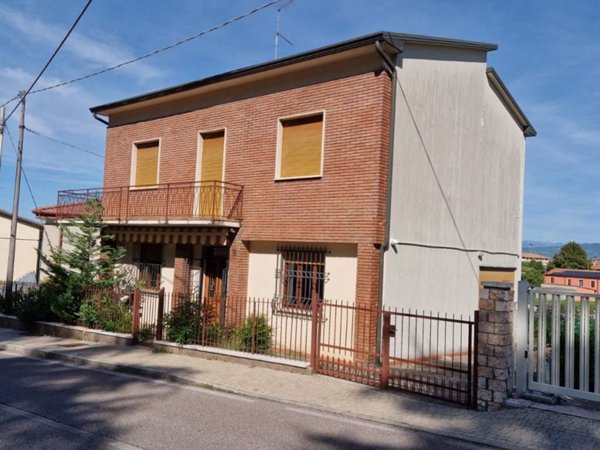 casa indipendente in vendita a Caldiero