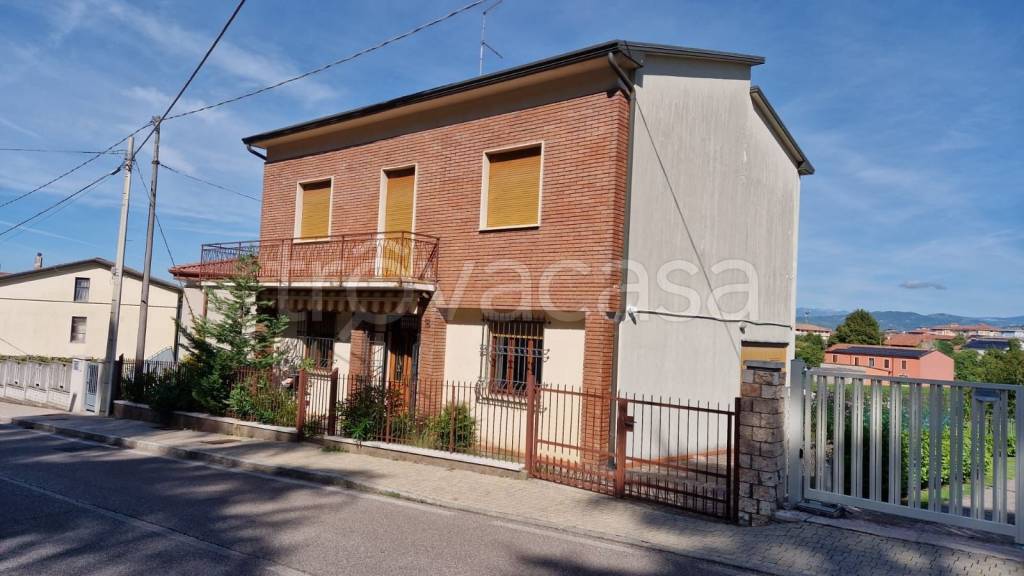 casa indipendente in vendita a Caldiero