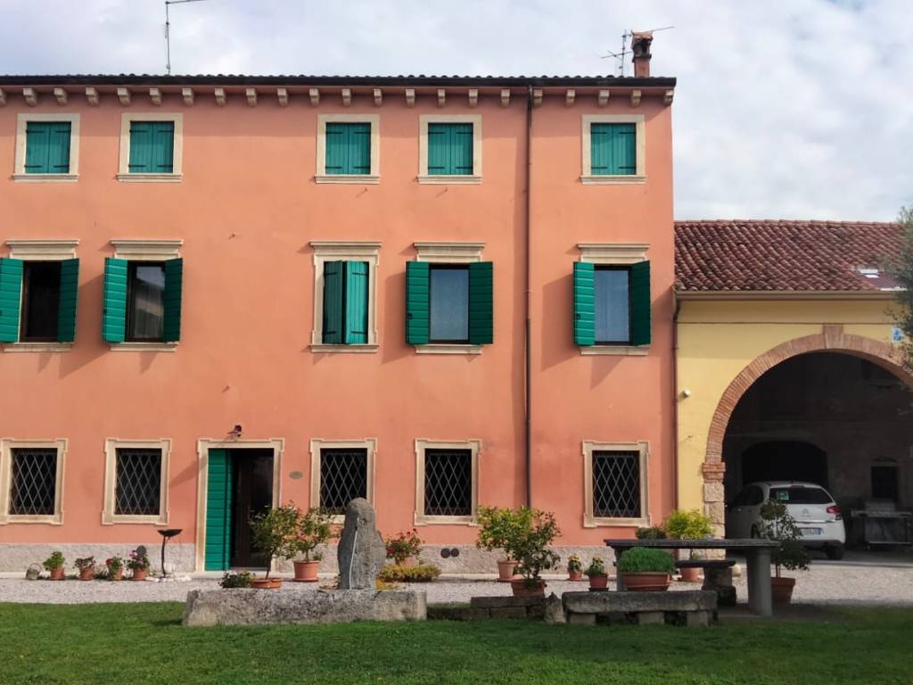 casa indipendente in vendita a Caldiero
