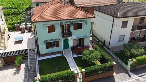 casa indipendente in vendita a Caldiero in zona Caldierino