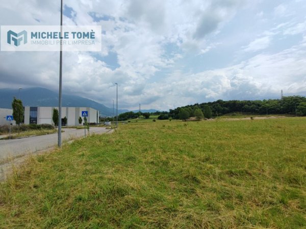 terreno agricolo in vendita a Caprino Veronese