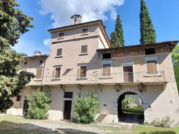 villa in vendita a Caprino Veronese
