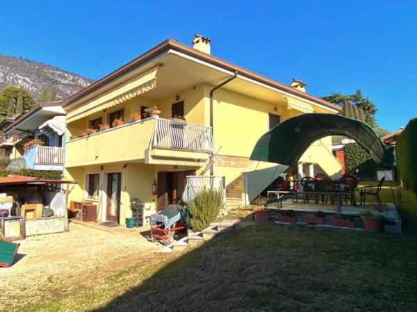 casa indipendente in vendita a Caprino Veronese