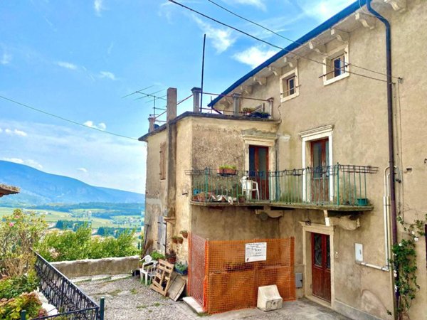 casa indipendente in vendita a Caprino Veronese