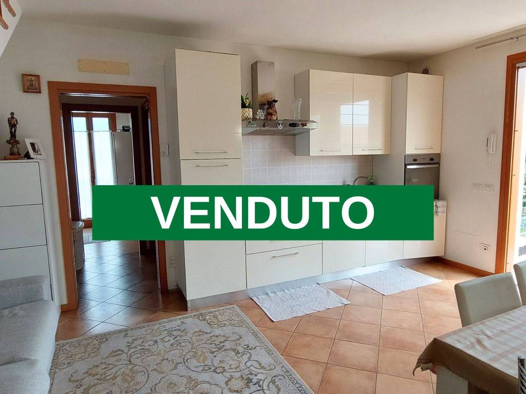 appartamento in vendita a Caprino Veronese