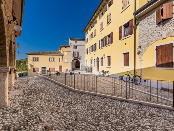 appartamento in vendita a Caprino Veronese in zona Pazzon