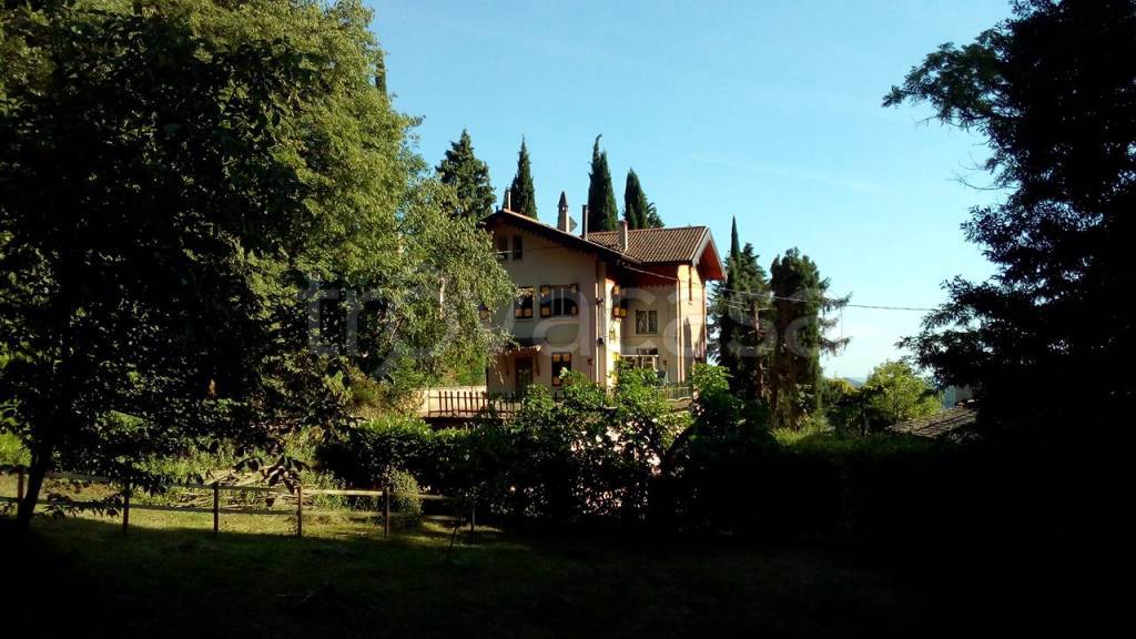 negozio in vendita a Caprino Veronese in zona Spiazzi