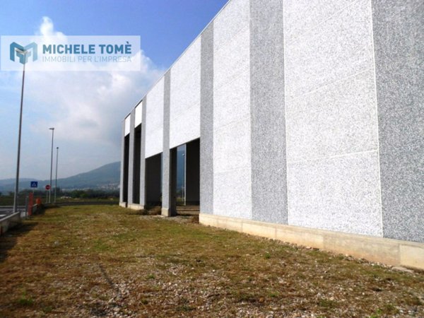 terreno edificabile in vendita a Caprino Veronese