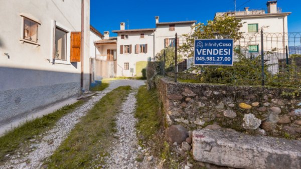 appartamento in vendita a Caprino Veronese