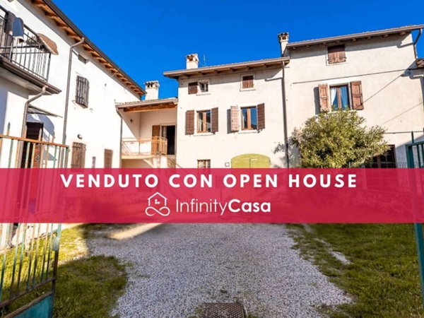 casa indipendente in vendita a Caprino Veronese
