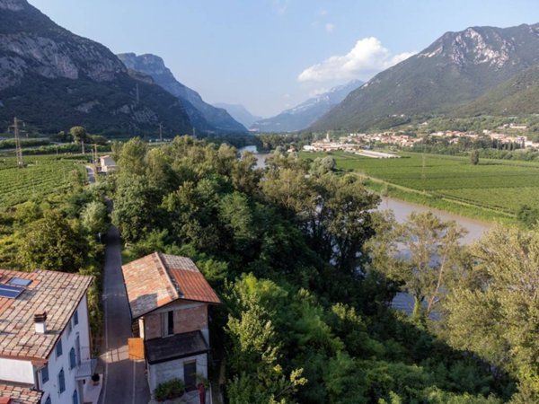 casa indipendente in vendita a Caprino Veronese
