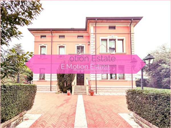 casa indipendente in vendita a Caprino Veronese
