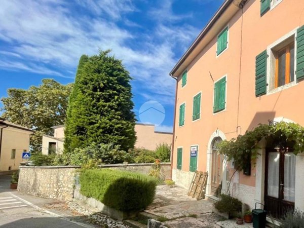 appartamento in vendita a Caprino Veronese