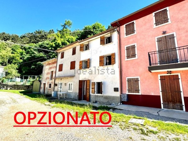 pentavano in vendita a Caprino Veronese in zona Spiazzi