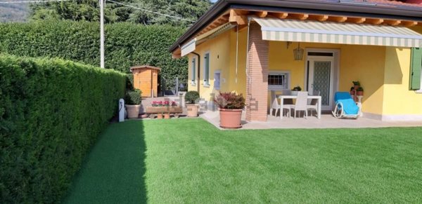 casa indipendente in vendita a Caprino Veronese