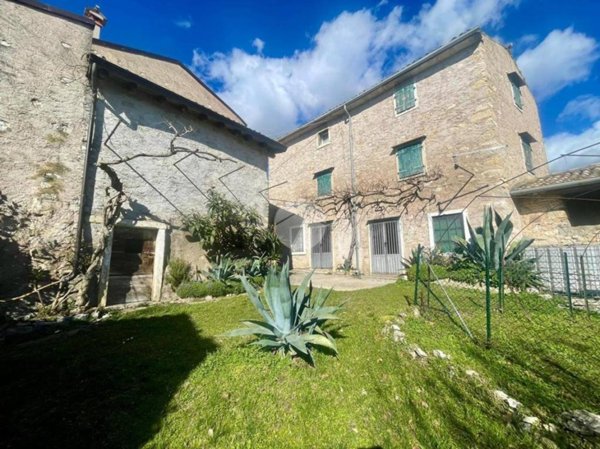 appartamento in vendita a Caprino Veronese