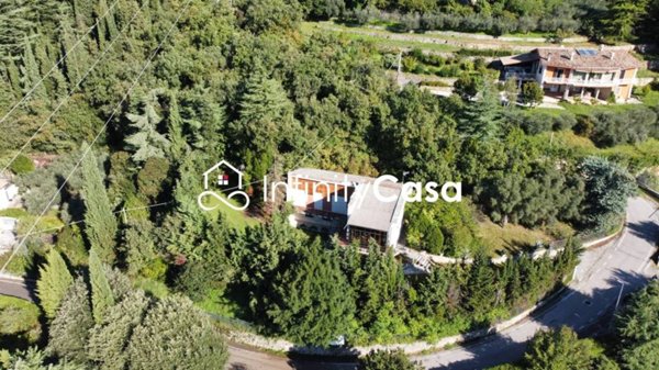 casa indipendente in vendita a Caprino Veronese