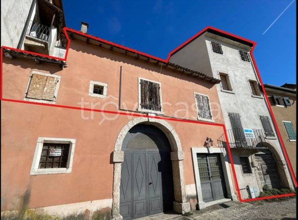 casa indipendente in vendita a Caprino Veronese