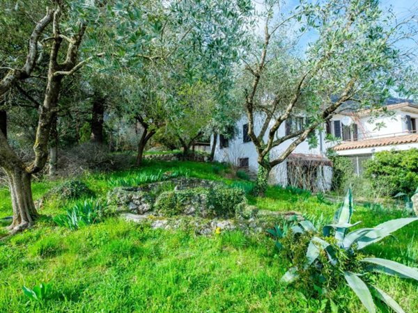 casa indipendente in vendita a Caprino Veronese