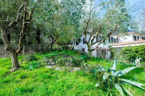 casa indipendente in vendita a Caprino Veronese