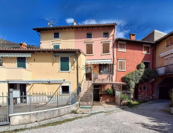 quadrivano in vendita a Caprino Veronese