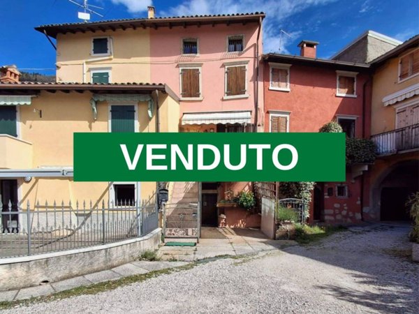 casa indipendente in vendita a Caprino Veronese