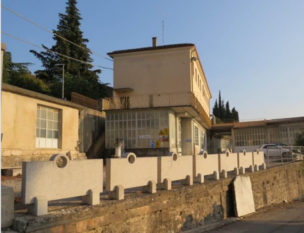 locale di sgombero in vendita a Caprino Veronese