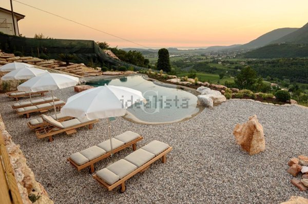 casa indipendente in vendita a Caprino Veronese