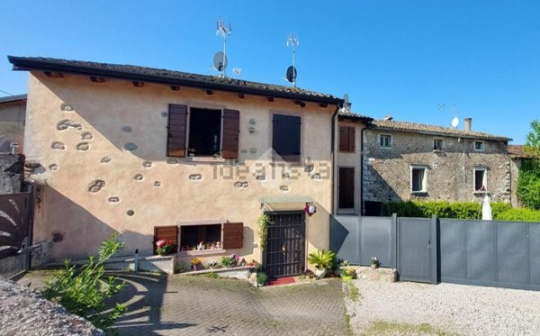 appartamento in vendita a Caprino Veronese