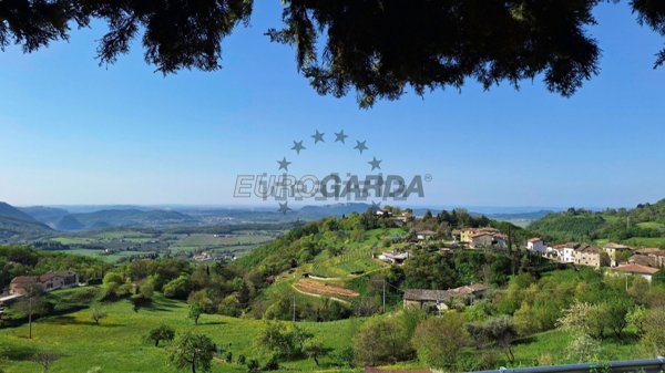 casa indipendente in vendita a Caprino Veronese
