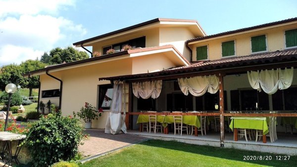 negozio in vendita a Caprino Veronese