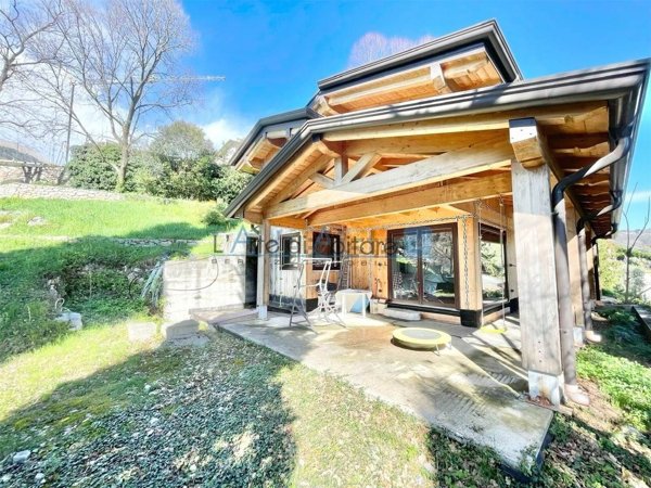 casa indipendente in vendita a Caprino Veronese