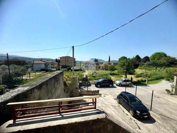 casa indipendente in vendita a Caprino Veronese
