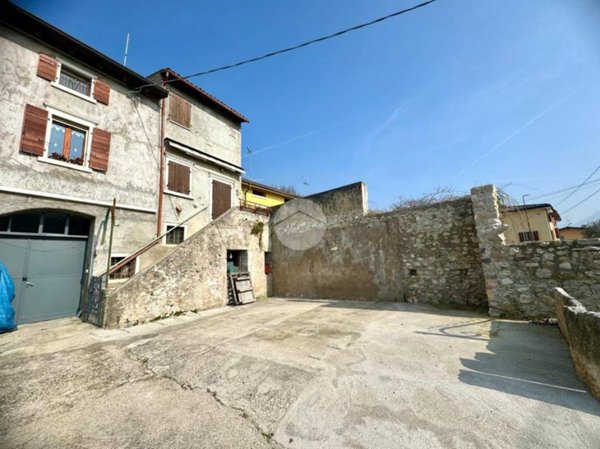 casa indipendente in vendita a Caprino Veronese