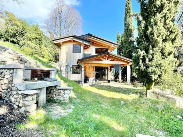 casa indipendente in vendita a Caprino Veronese