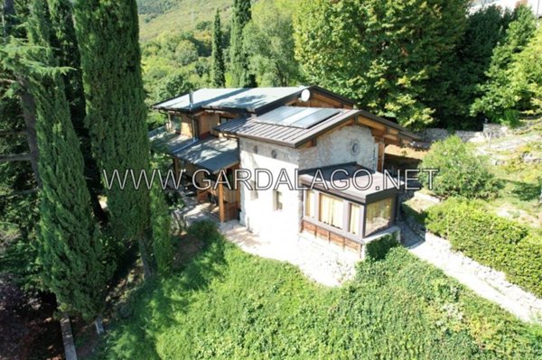casa indipendente in vendita a Caprino Veronese