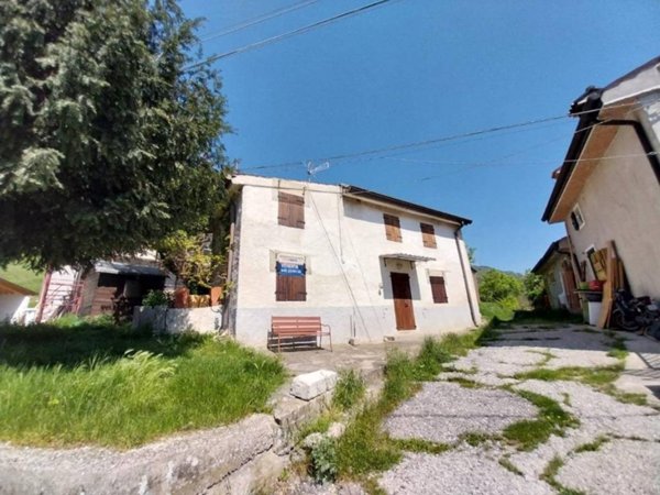 casa indipendente in vendita a Caprino Veronese