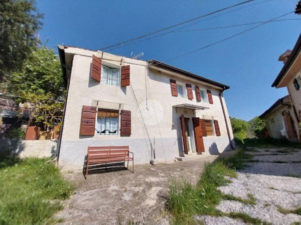 casa indipendente in vendita a Caprino Veronese
